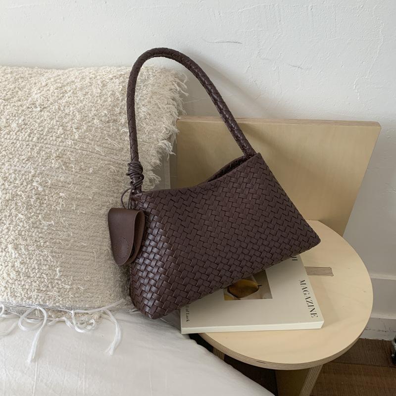 Large Capacity Bag Women's New Niche Design Woven Shoulder Underarm Mother Bag Commuter Tote Bag