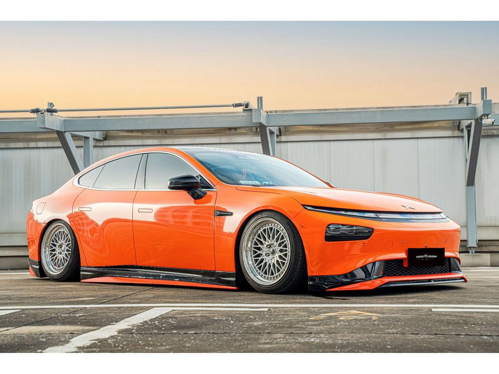 XPENG P7 YOFER Kit: Front Lip, Side Skirts, Rear Lip, Spoiler, Carbon Fiber Tail Wing, Eyebrows.