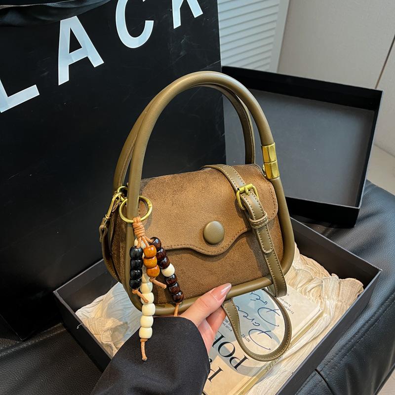 Autumn portable small bag women's new trendy shoulder messenger bag high value fashionable retro small square bag