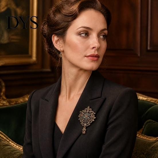 Vintage Broschen Pins Retro Hohl für Damen, Anstecknadel mit Funkelndem Oxidationsbeständigem Abzeichen Strasssteinen, Schmuckzubehör Tägliches Tragen Hochzeit