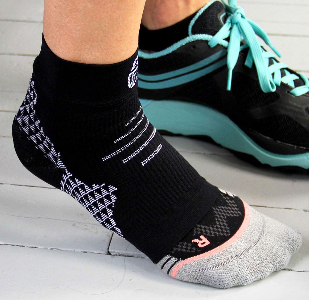Athletics PF Foot 952251 Pro-Tec Sleeves, Medium,
