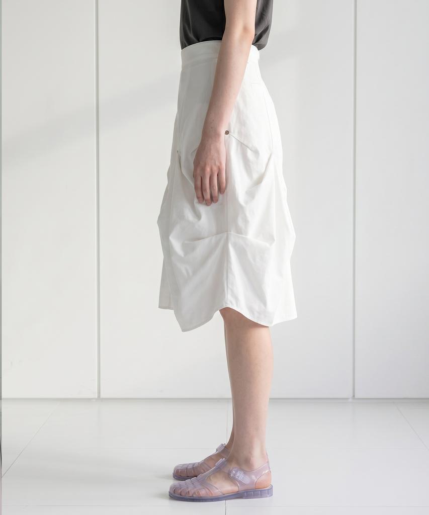 Dilettantism Rivet Drape Cocoon Skirt (Wh)