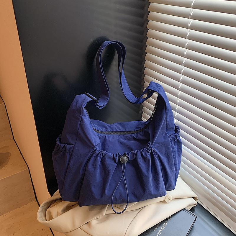 Literary and artistic youth shoulder bag women's ins style solid color niche design trend fashion messenger bag trend tote bag