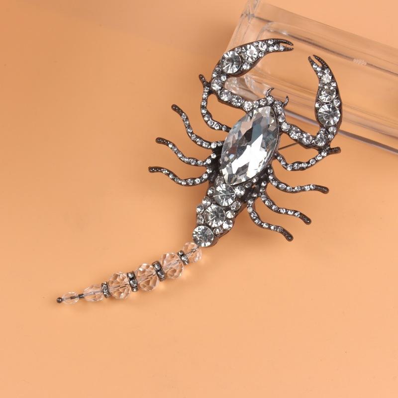 

Amazon Scorpion Брошь Персональная булавка Куртка Аксессуары