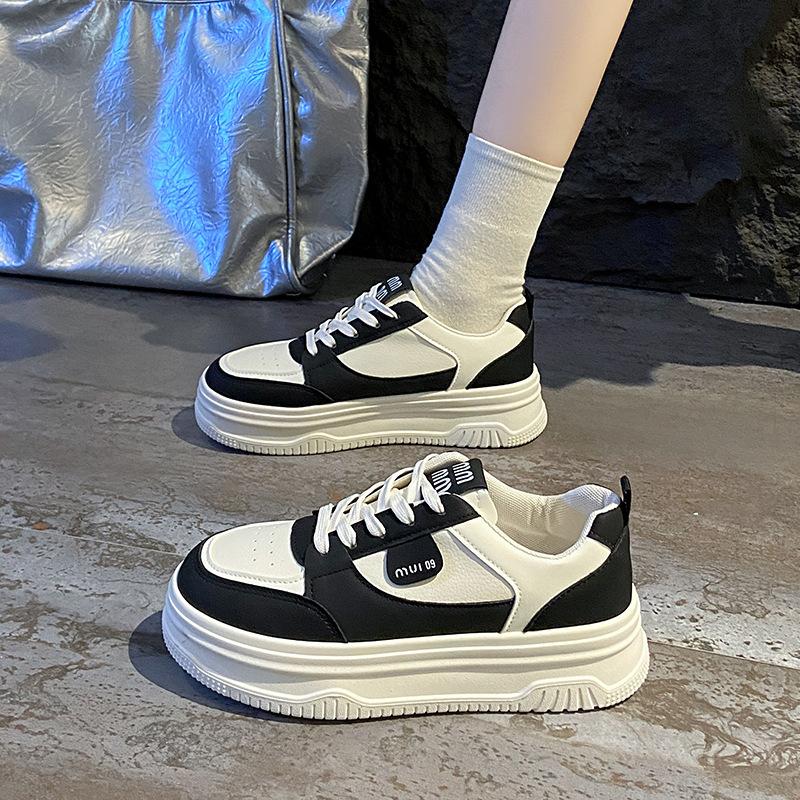 Muffin Platform White Shoes Women's Spring 2025 New Versatile Super Fire Explosion Bread Shoes Heightening Casual Board Shoes