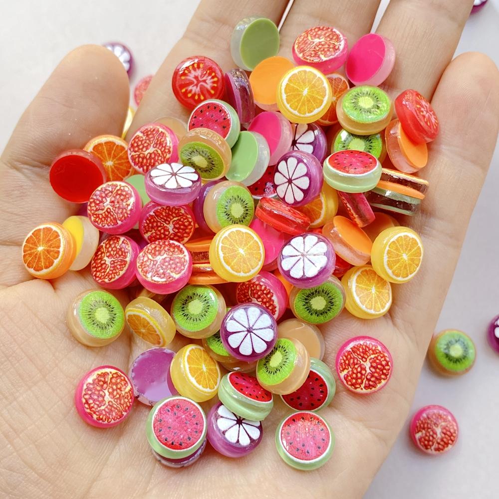50 Sztuk Urocze Kreskówkowe Mini Arbuz, Pomarańcza, Seria Plastrów Owoców Zdobienia Paznokci Żywiczne Zawieszki Projektanta DIY Rzemiosło Do Paznokci Dekoracje 3D