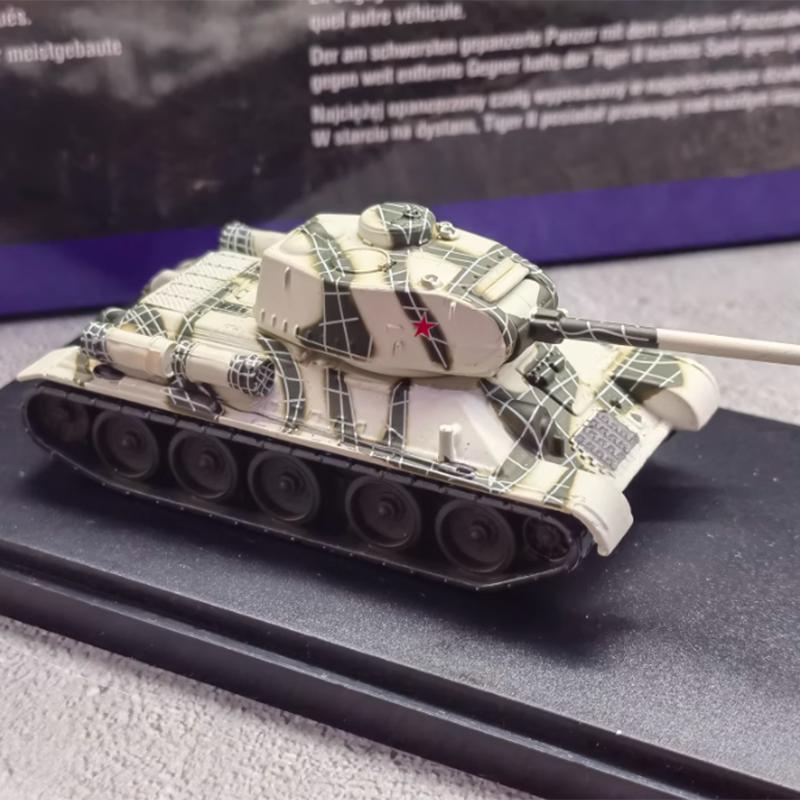 CORGI 1:87 Scale Tank Duel Leopard T34 Simulation Alloy Toy Model Scene with Ornament Classic Collection
