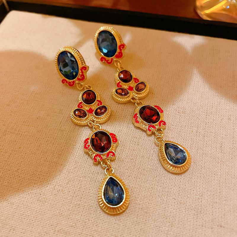 GemChic Dámský Retro Perlový Visací Křišťálový Náhrdelník na Klíční Kost Náušnice Dvou dílná Sada Nádherné Šperky Dárek k Narozeninám Vánocům