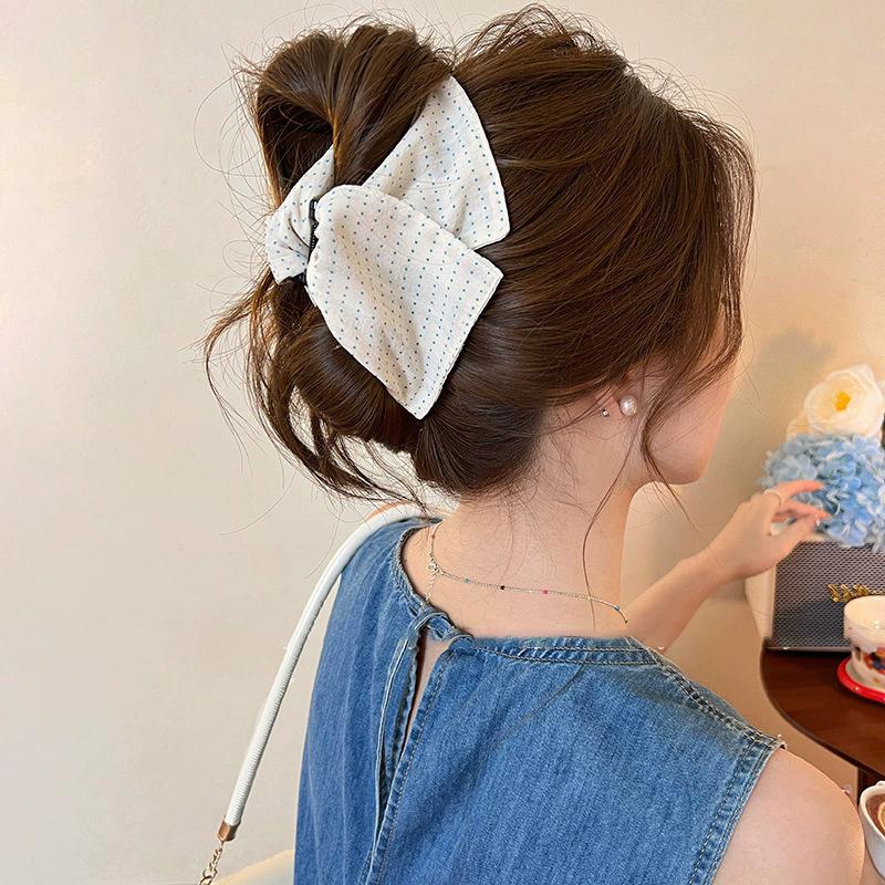French Hepburn style triangle fabric small polka dot grab clip temperament back head hairpin shark clip hair accessories