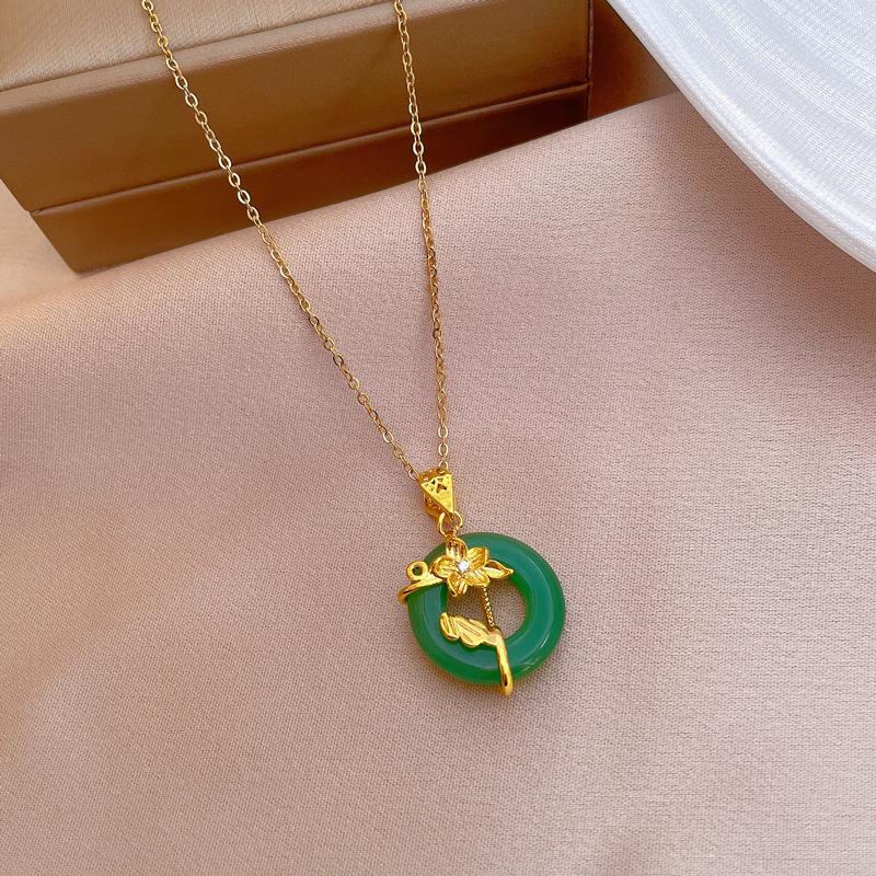 Women's Necklace Flower Temperament Micro Diamond Necklace Women's Circle Clavicle Chain Accessories