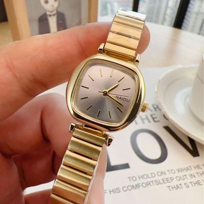 College Style Uhr Damen Studenten Koreanische Version Schlichtes Temperament Kleines Zifferblatt Quadratisch Damen Vielseitige Mode Quarzuhren