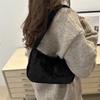 2025 Early Spring New Korean Version Mao Mao Solid Color Bag Casual Fashion Underarm Women's Bag Fashion Foreign Plush Handbag