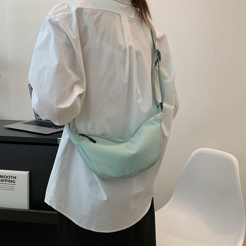 Trendy Casual Dumpling Crossbody Bag For Women Featuring Chic Street Style Design