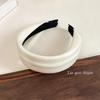Luxury Korean Autumn/Winter Wide Fabric Hairband: Trendy Internet Celebrity Style for Shopping and Fashion.