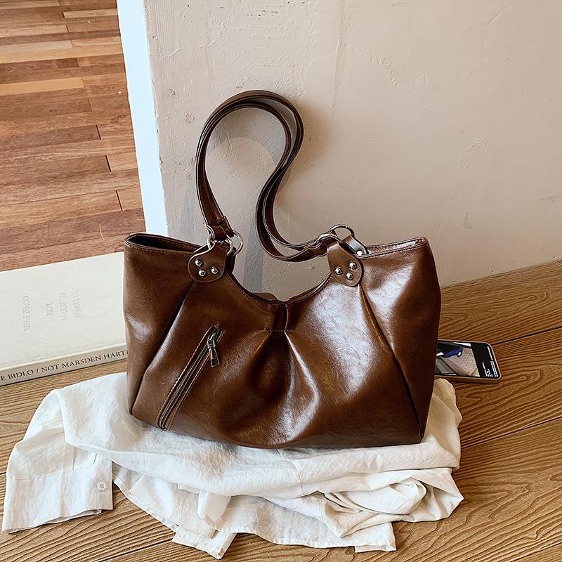 Tote Bag - Large Capacity Commuter Woman's Bag - Chic Single Shoulder Bag