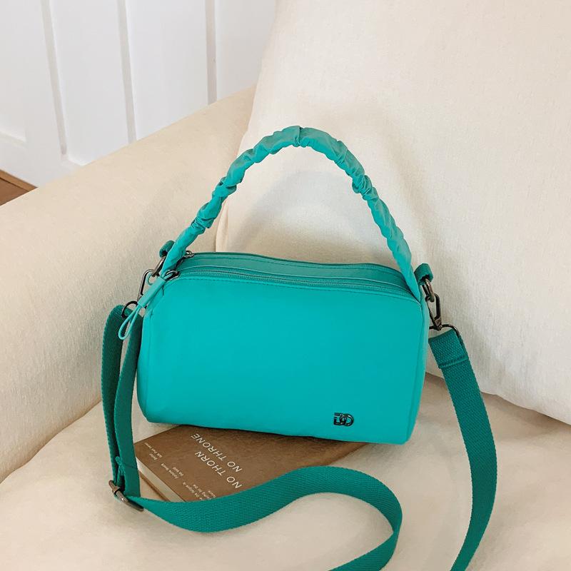 Lightweight small cloth bag women's new fashion simple versatile shoulder small square bag travel commuter messenger bag