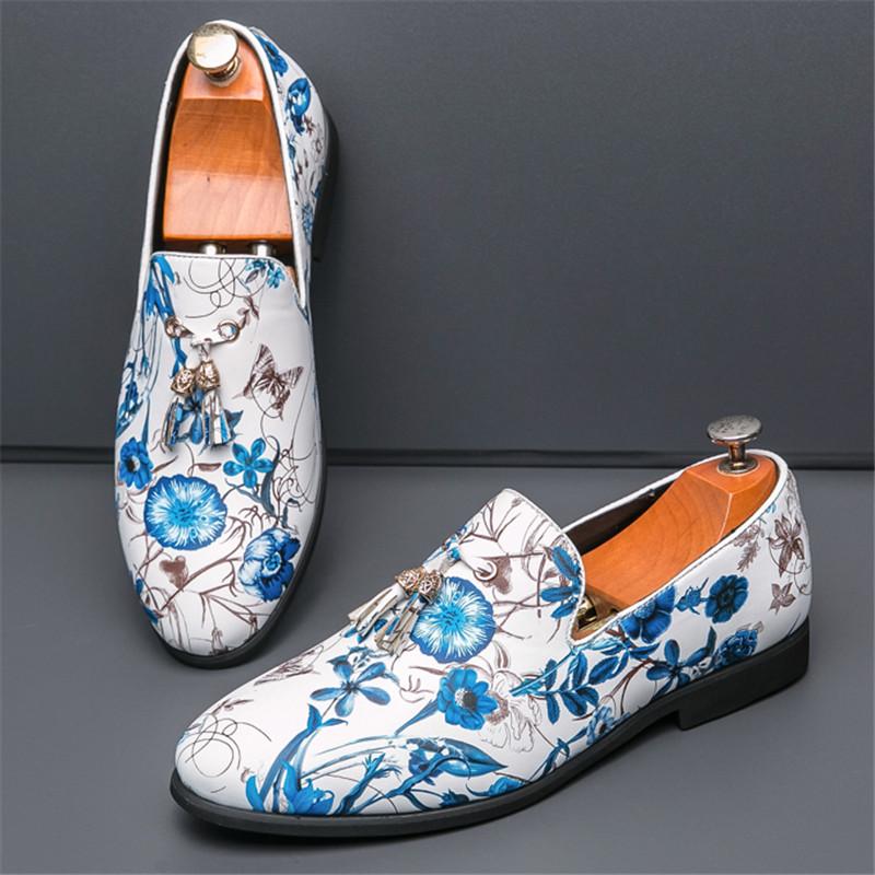 Men's Pointed Printed Pattern Tassels Slip On Patent Leather Dress Casual Shoes Wedding Dress Business Homecoming Footwear