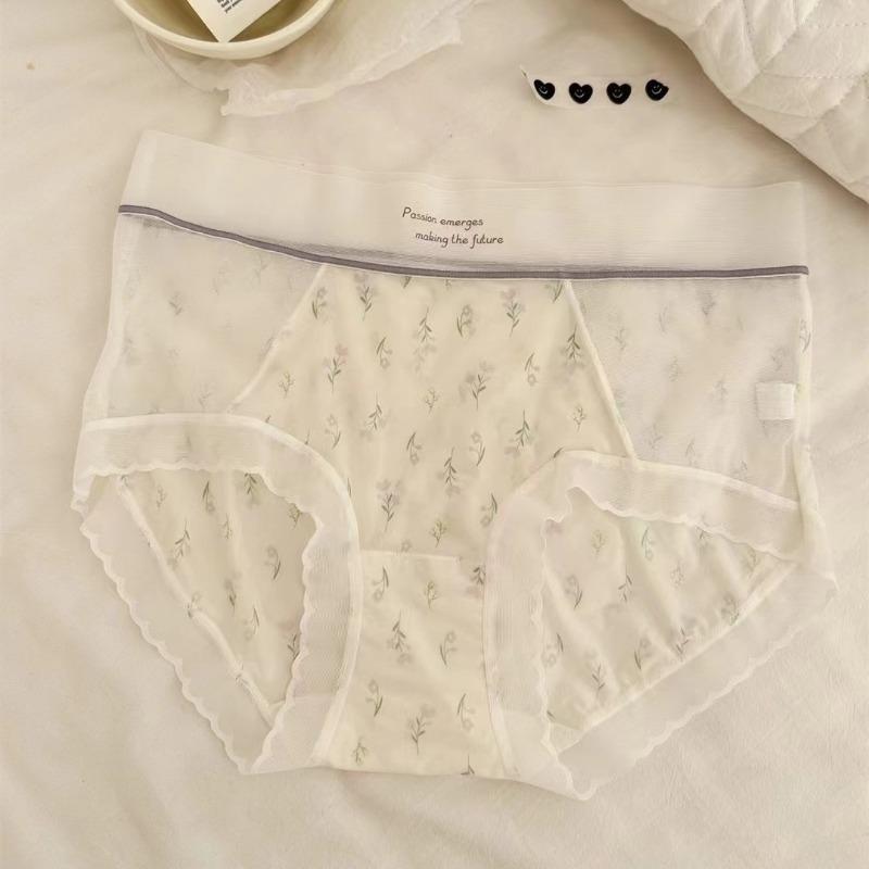 Women's Thin Fashion New Micro Permeable Sweet Breathable Triangle Underwear