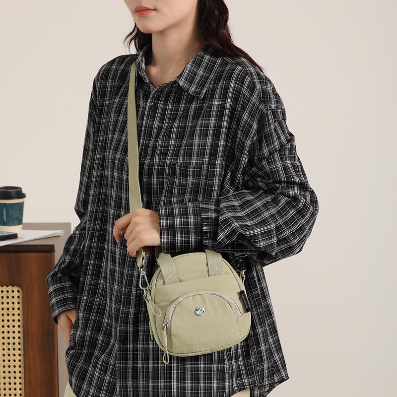 Niche casual texture small square bag 2025 autumn and winter new bag fashion trend women's shoulder messenger bag