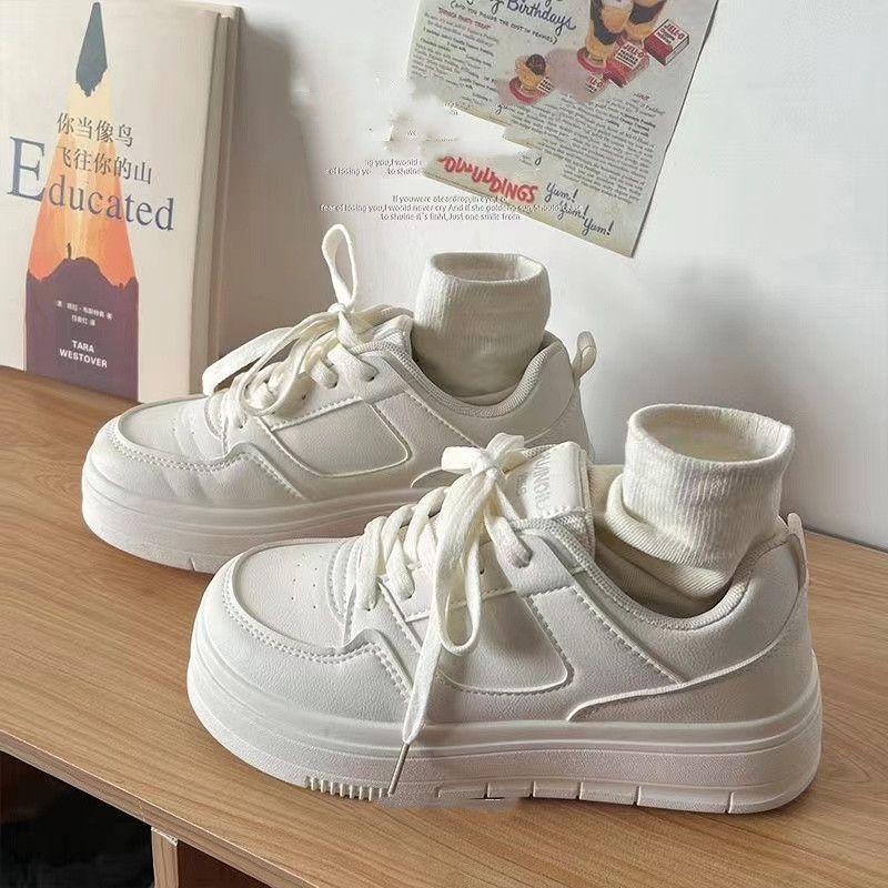 Milk fufu Hong Kong style versatile student little white shoes 2025 autumn new high-value campus heightening sports board shoes