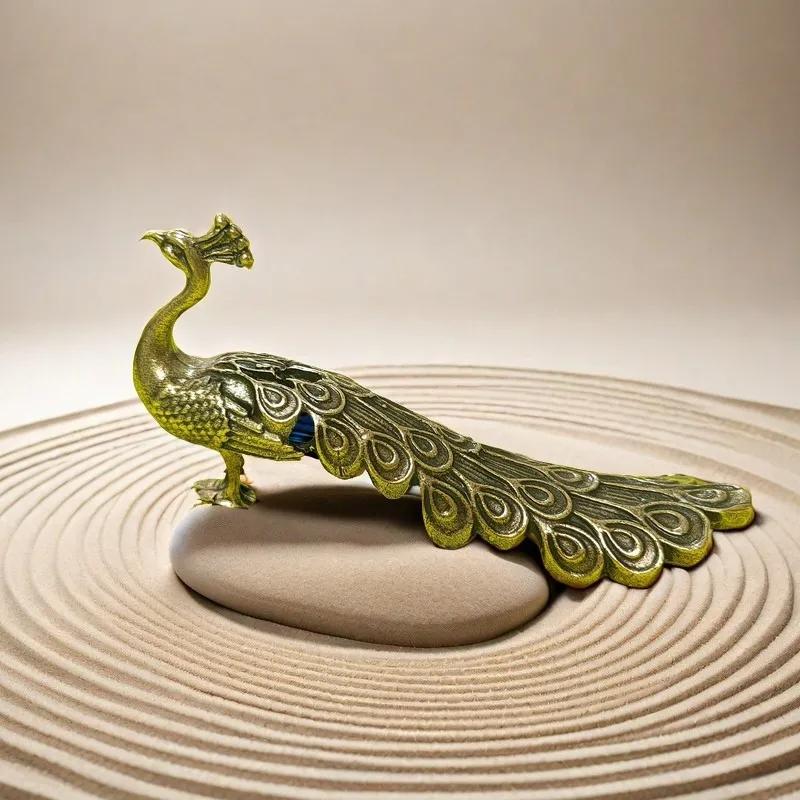 Legering påfågelfigur Retro samlarobjekt Skrivbordsdekoration Fågelstaty Antik Feng Shui-prydnad för Hemvardagsrumsinredning