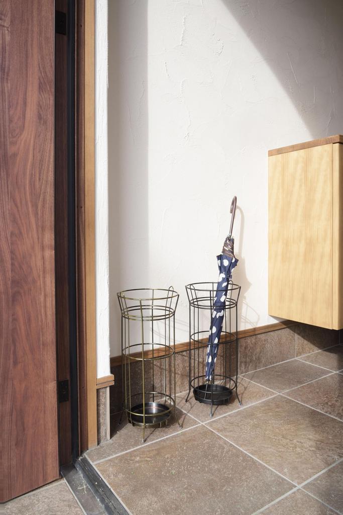 Azumaya-kk Umbrella Stand - Dimensions: W21 x D21 x H45cm AKB-437AGD