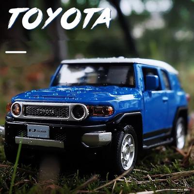 1/32 Toyota FJ Cruiser Model auta z ľahkých zliatin a hračkárske kovové terénne vozidlá Model auta Zvuk a svetlo Vysoká simulácia Darčeky pre deti
