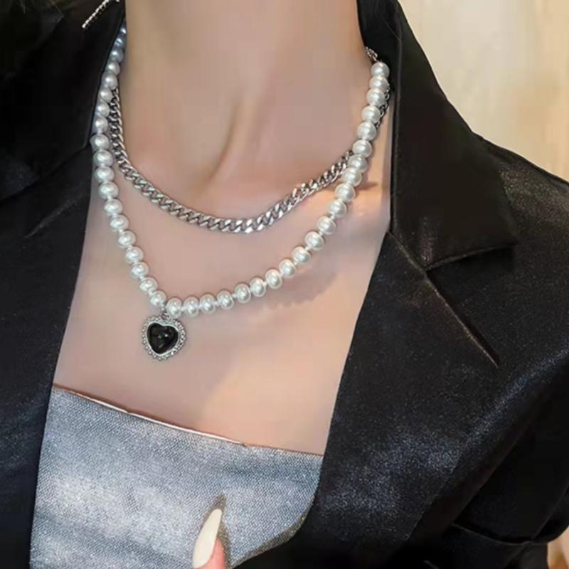 Colar Elegante de Cor Dourada com Coração e Pérola 17KM Para Mulheres Moda Colares Choker de Pérolas Assimétricos Tendência 2022 Joias de Casamento