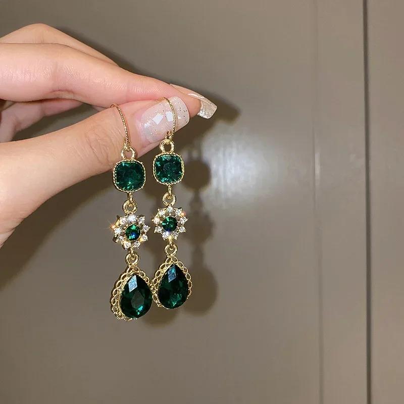 Fashion Women Earrings Emerald The Water Drop Retro Long Earrings Temperament Palace Style Flower Banquet