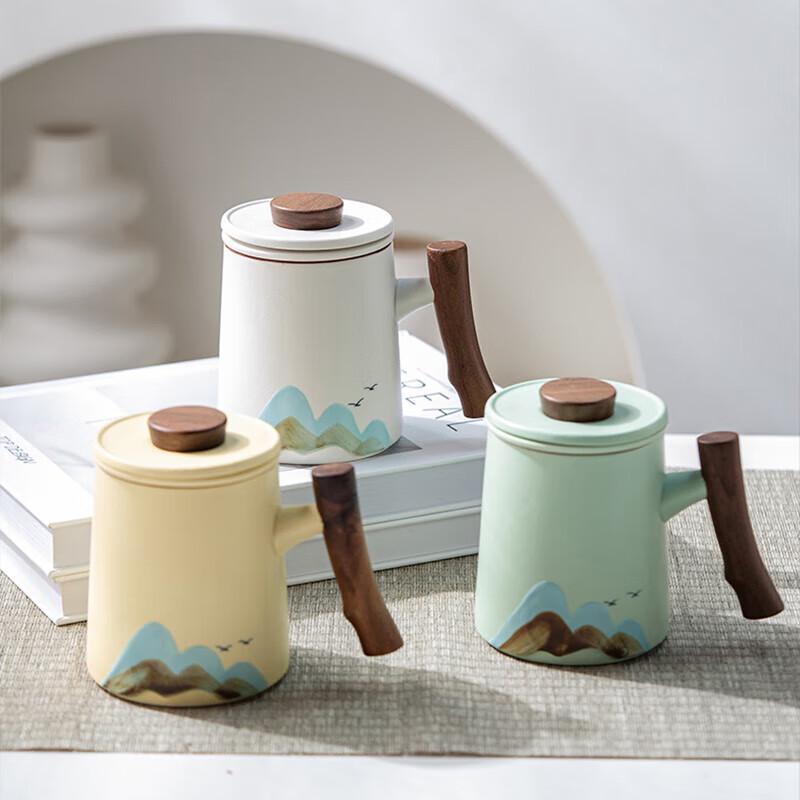 PinJian Jiangshan Chinese Ceramic Tea Cup and Filter Gift Set