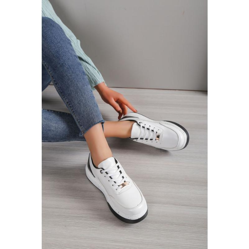 Single Shoes Sports Shoes Women Spring and Autumn New Large Size Thick Bottom Lace Up Low Top Casual Sports Shoes Women