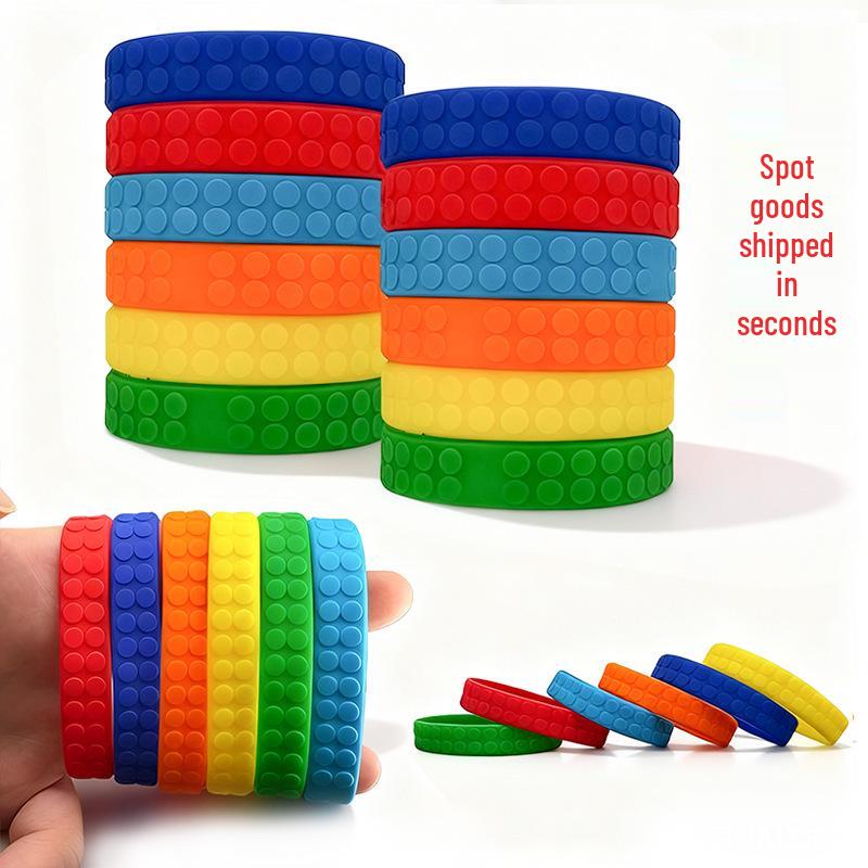 Bracelet Bloc de Construction en Silicone Coloré en Relief pour Anniversaire d'Enfant