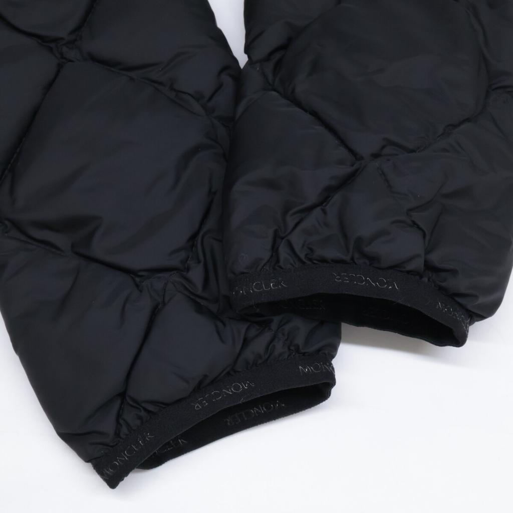 MONCLER 24-year-old ARVOUIN nylon quilted hooded down jacket Jacket 0 blackUsed