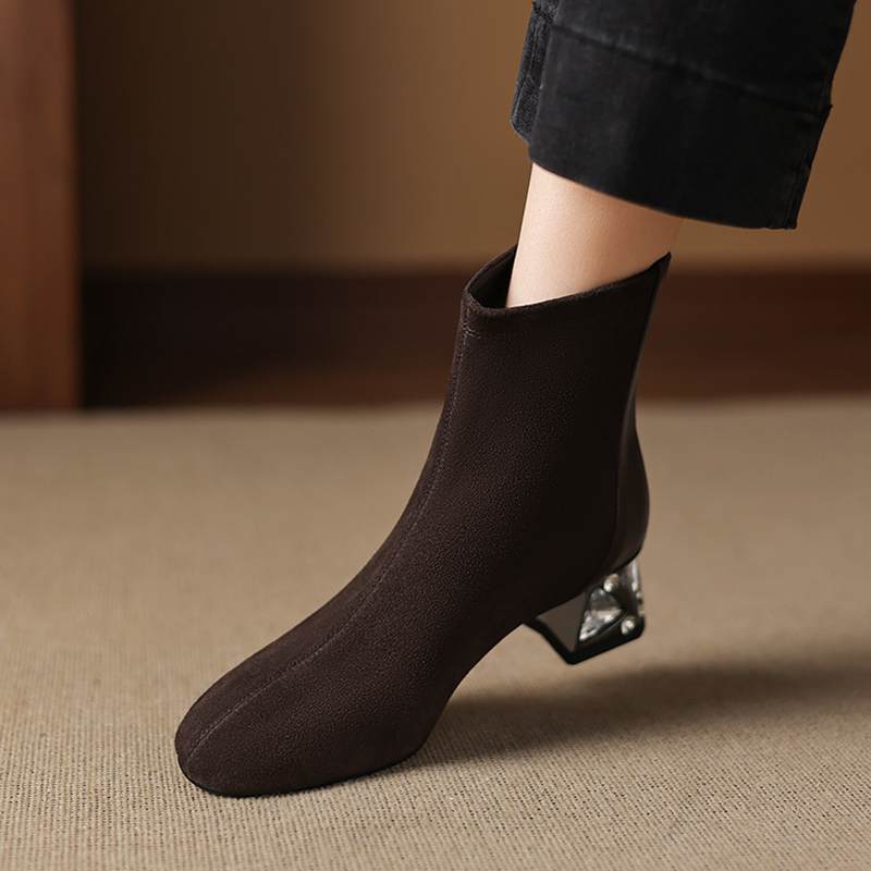 Krazing Pot Cow Suede Nubuck Winter Round Toe Chelsea Boots Med Heels Zipper Crystal Heels Women Ankle Boots