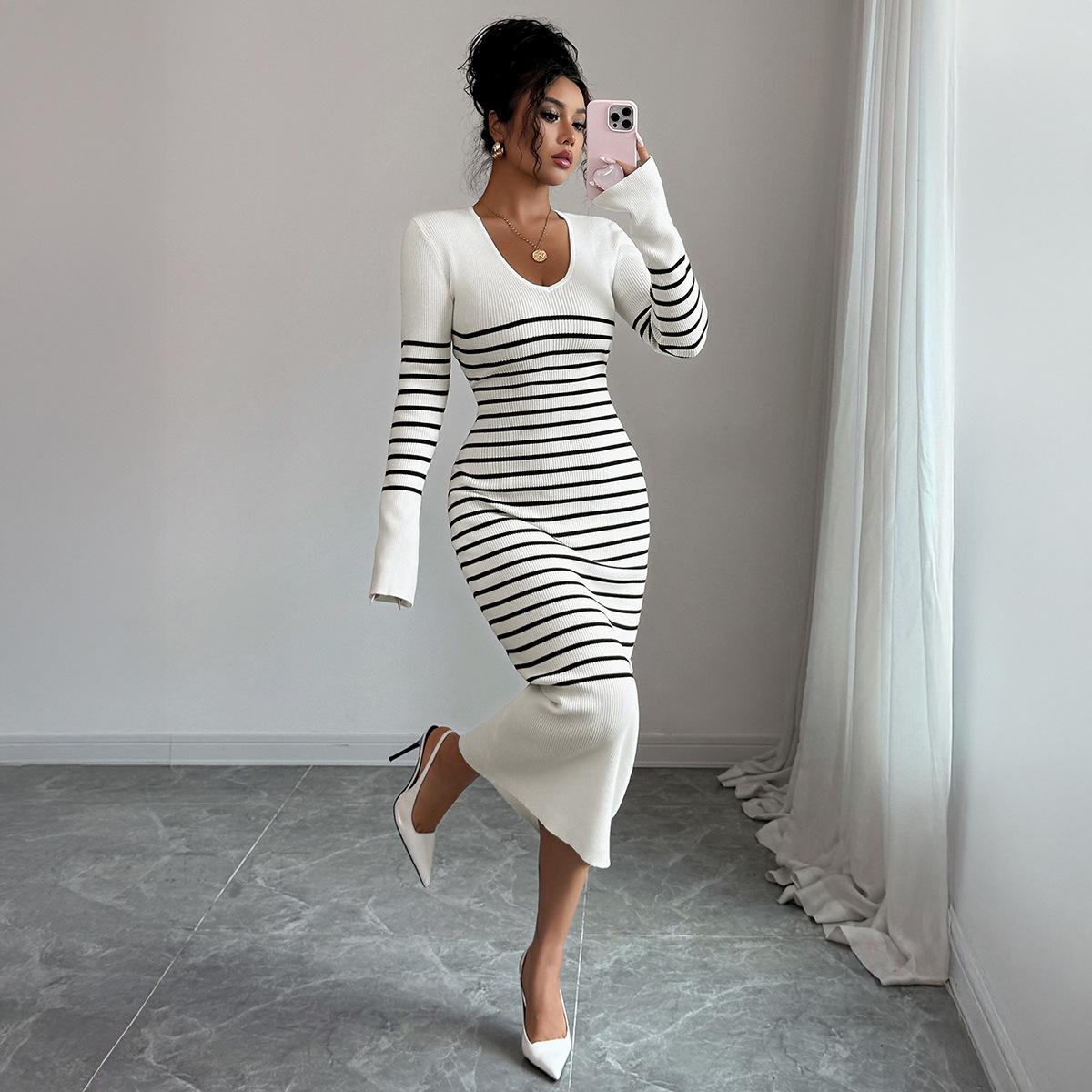 

Women s Black and White Striped Bodycon Dress with V-Neck and Bell Sleeves XL абрикосовий