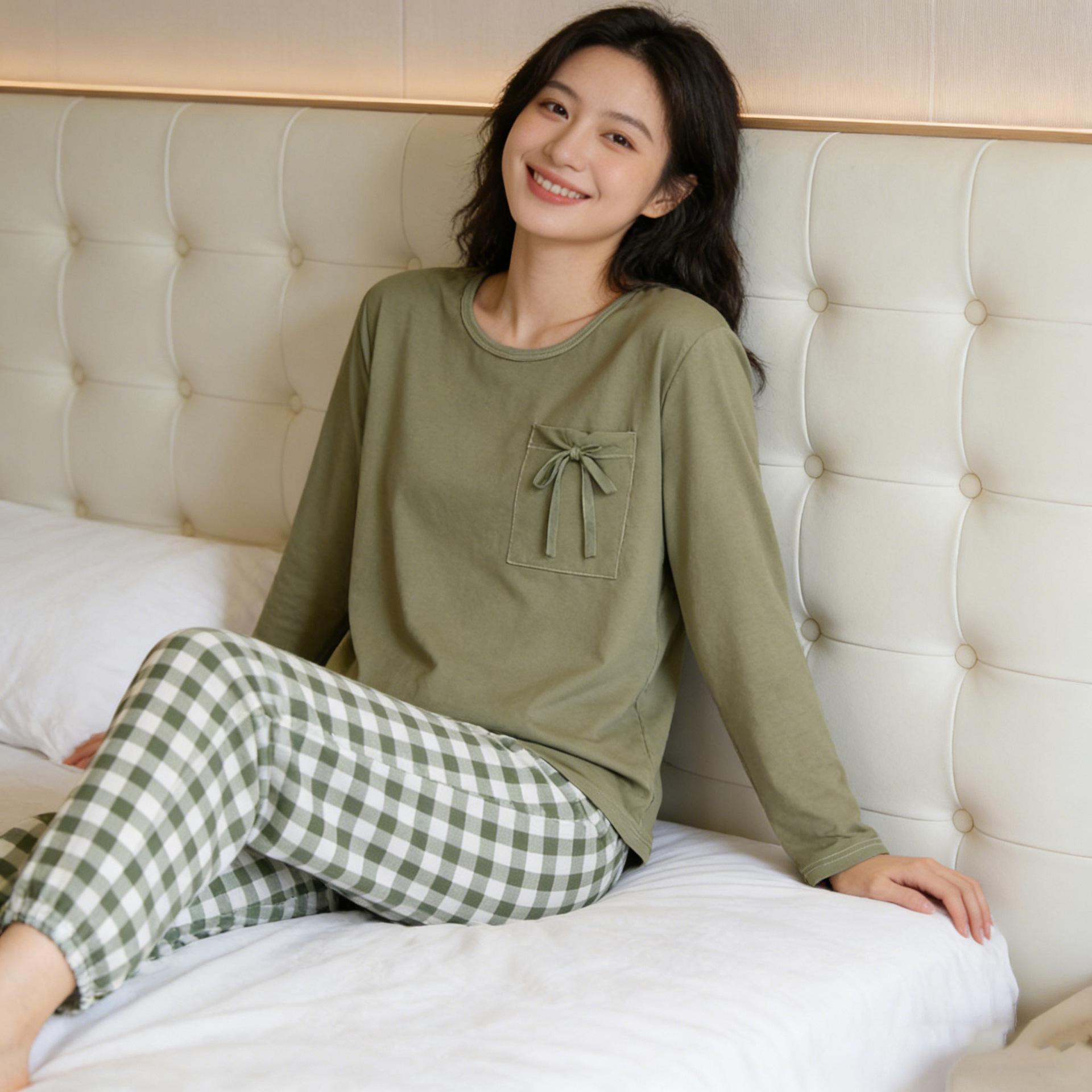 Women s Minimalist Black & White Plaid Pajamas – Long Sleeve, Loose Casual Style for Spring & Autumn L