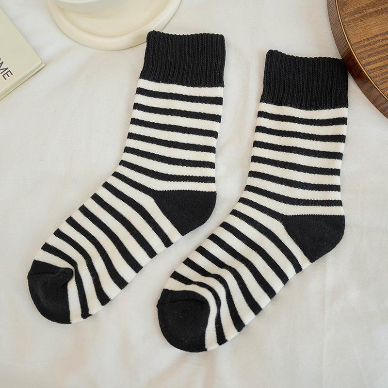 Women's Autumn and Winter Hair Circle and Velvet Warm Stripe Socks