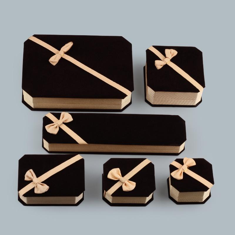 Velvet Jewelry Gift Box for Necklace Rings Pendant Bracelet Elegant Jewelry Packing Case for Festival Birthday Gifts Storage