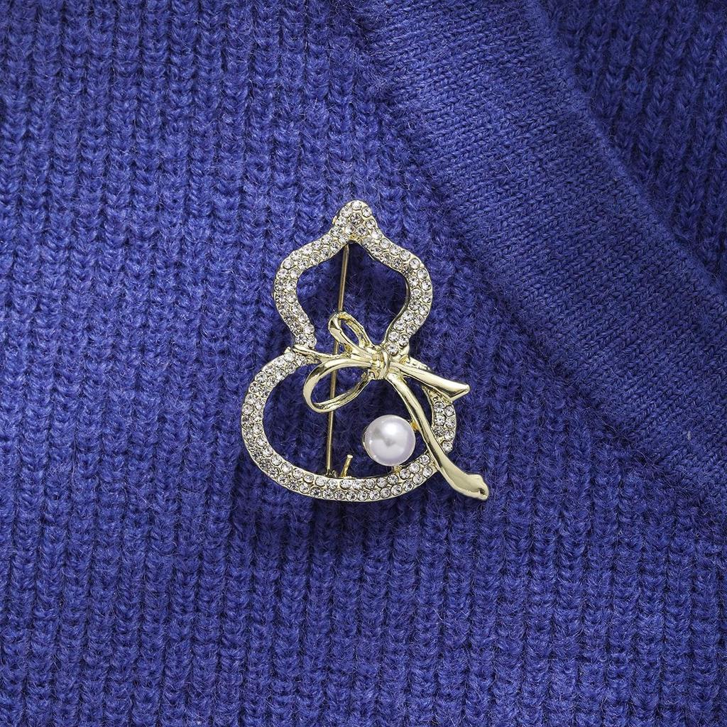 Elegant Pearl Brooch - High-End Minimalist Clothing Accessory