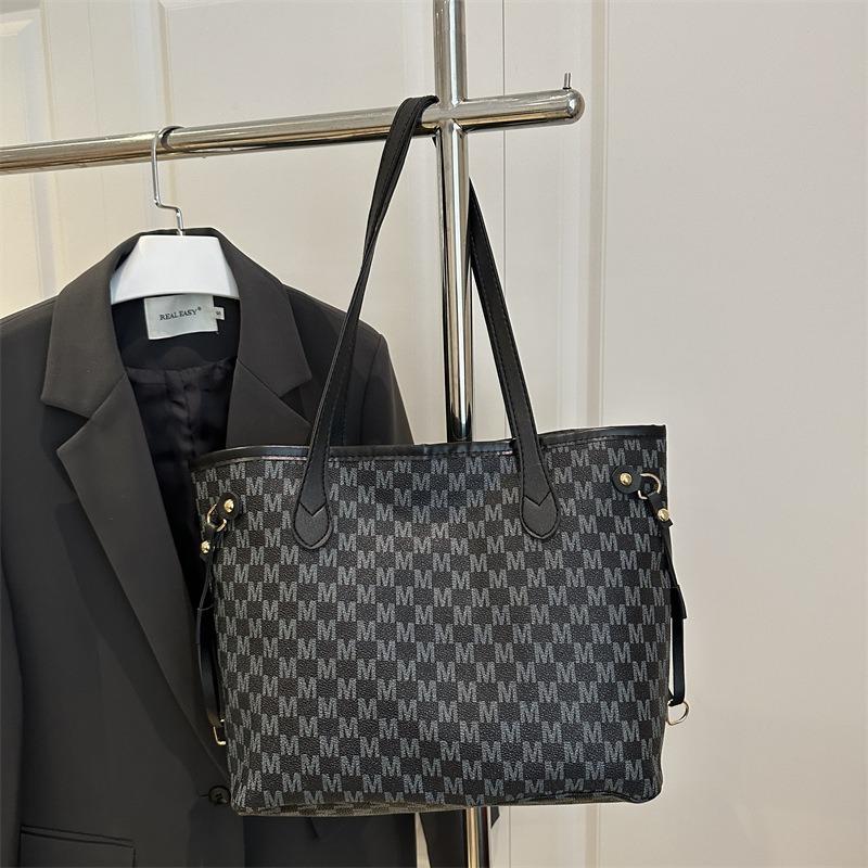 Premium Bag Women's Autumn New Commuter Armpit Bag Fashionable Simple Niche Design Shoulder Tote Bag