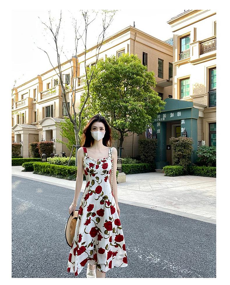 Rose Print Over-the-Knee Camisole Dress, Summer 2025: Slimming Yùjiě Style Waist-Cinching Skirt