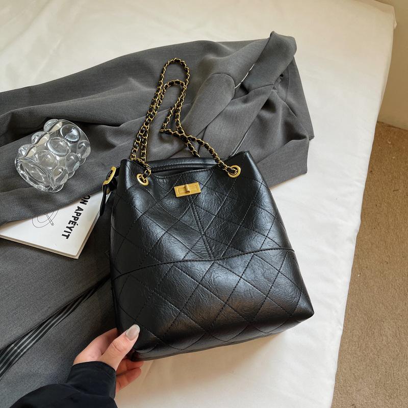 Rhombus Foreign Style Retro Small Bag Women's 2025 Autumn New High-value Shoulder Messenger Bag Portable Bucket Bag
