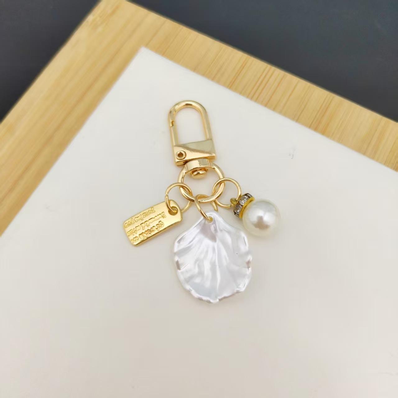 Fashionable Love Shell Conch Pearl Keychain, Pendant, Instagram Bag Pendant, Creative Small Gifts, Hanging Accessories