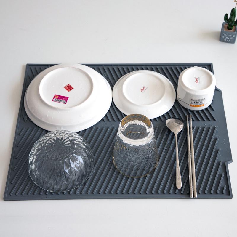 Silicone Non-slip Draining Mat for Kitchen Counter, Heat Resistant Pad for Tableware and Produce