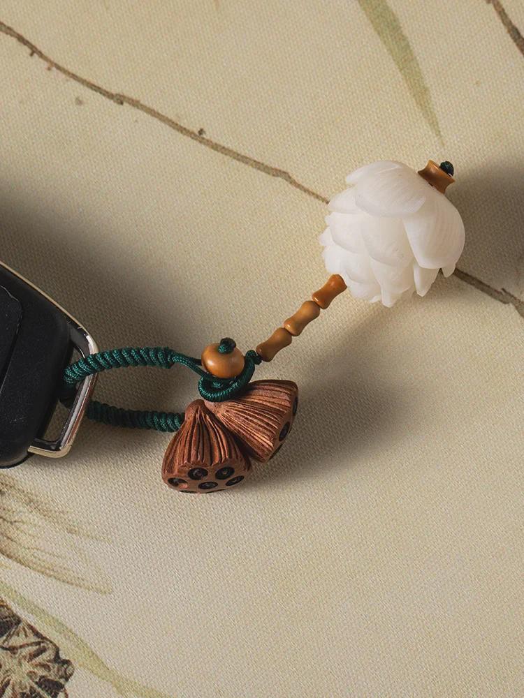 Porte-clés Pendentif Bodhi Lotus Bois de Pêcher - Accessoire Mignon et Créatif pour Hommes et Femmes