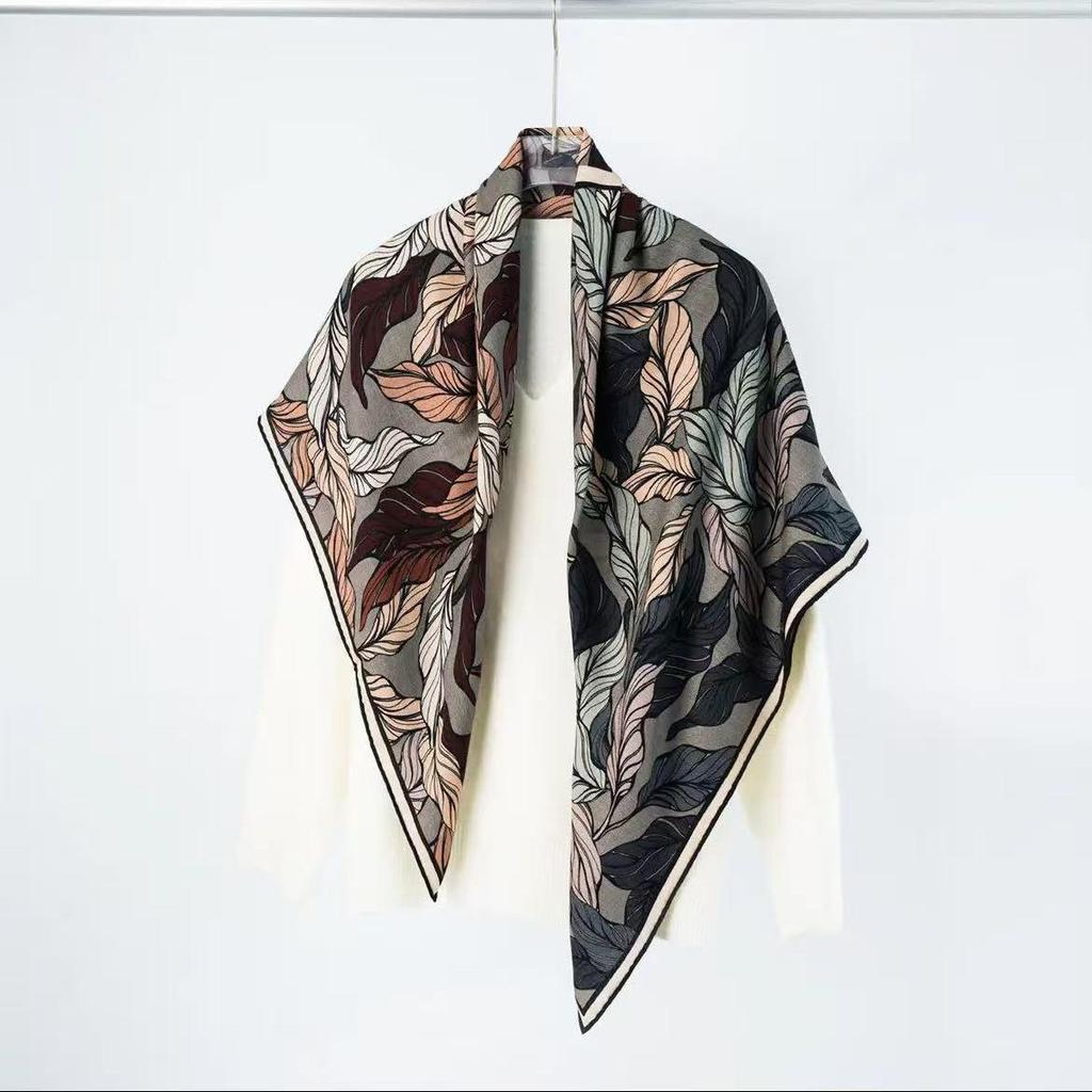 Special micro-defect clearance treatment, welfare mulberry silk silk scarf, spring and autumn silk scarf will not be returned or exchanged.