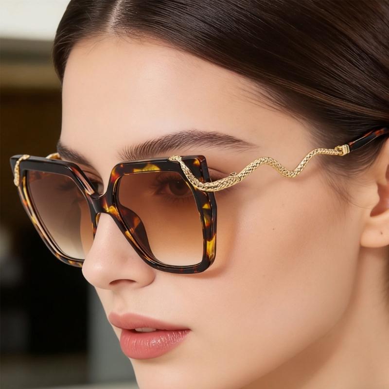 Fashion Square Frame Sunglasses With Metal Snake Temples For Men And Women UV400 Protections Large Lens Sun Glasses