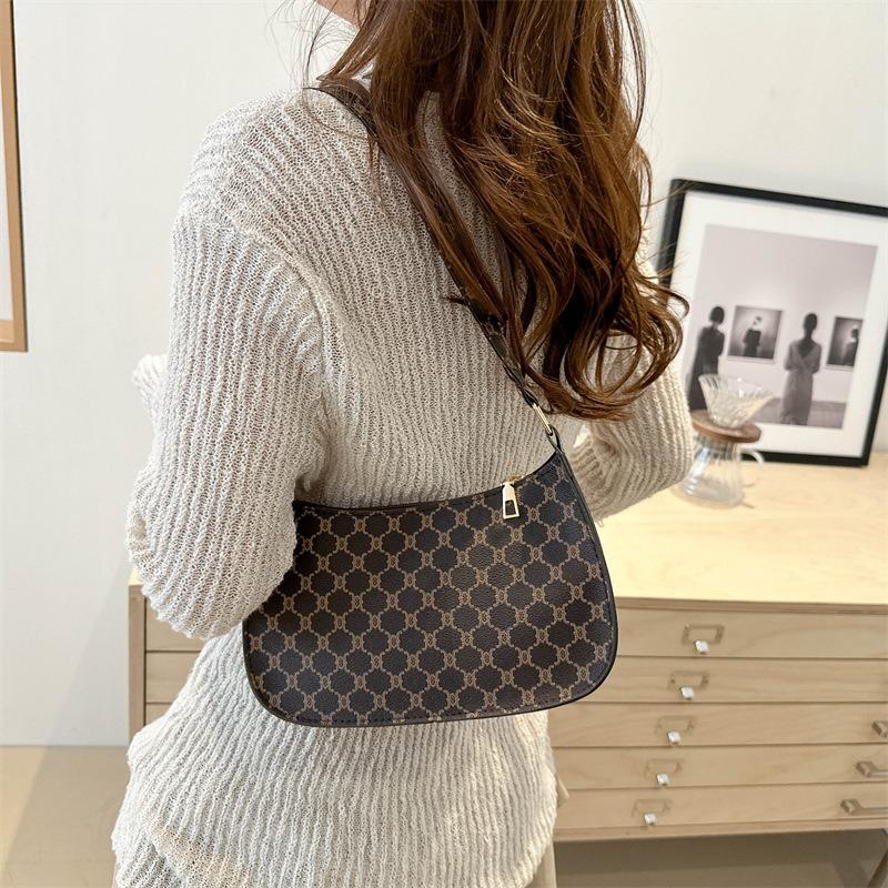 New Summer Trend Fashion Casual Retro Aesthetic Simple Chain Armpit Shoulder Crescent Women's Bag