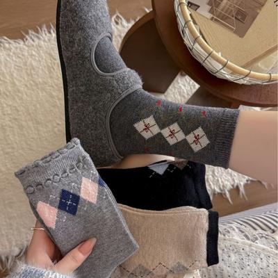 Female Autumn and Winter Thickened Warm Retro Lingge Sweat Absorbent Wool Tube Pile Socks