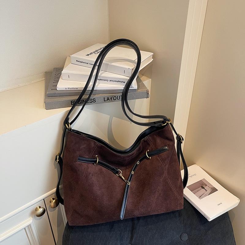 Vintage women's tote bag large capacity shoulder messenger bag versatile commuter fashion backpack